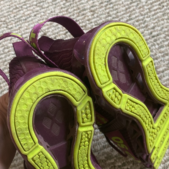 Just So So women’s letter graphic wine red/ lime casual sneakers size 39 (8.5). - Picture 7 of 8